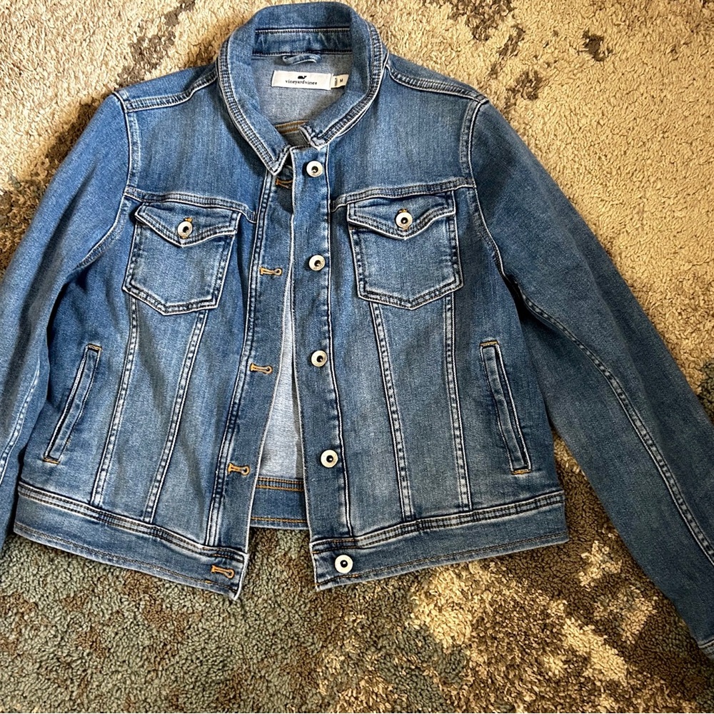 Vineyard Vines women denim jacket, medium